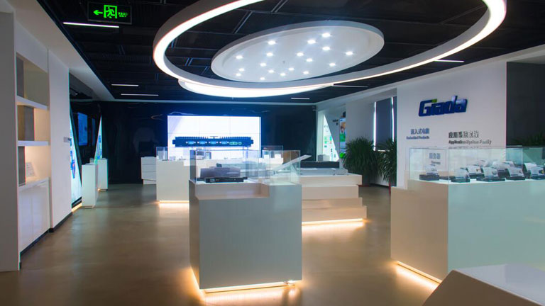 Giada Opens New Showroom Displaying Signage Solutions for Vertical Industries