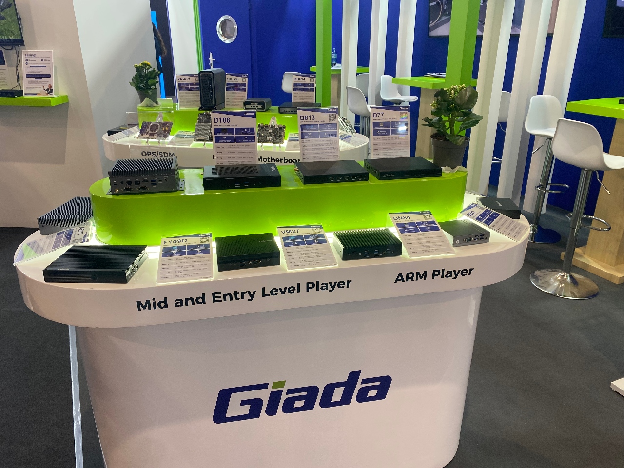 Giada DN84-I and D77-I AI Digital Signage Players at ISE 2026