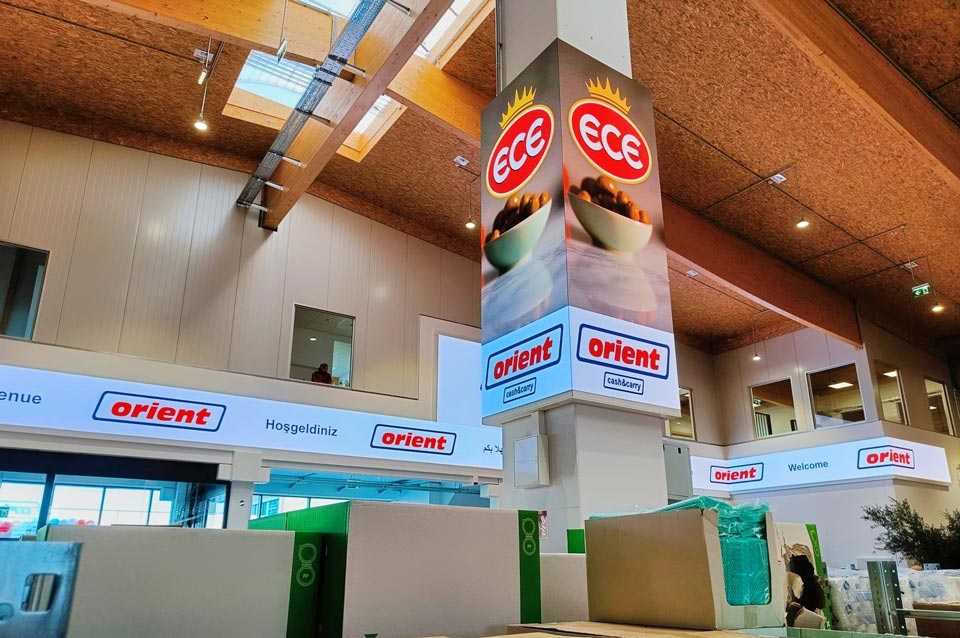 LED screen drived by Giada digital signage players